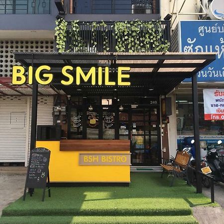 Big Smile Hotel Bangkok Exterior photo