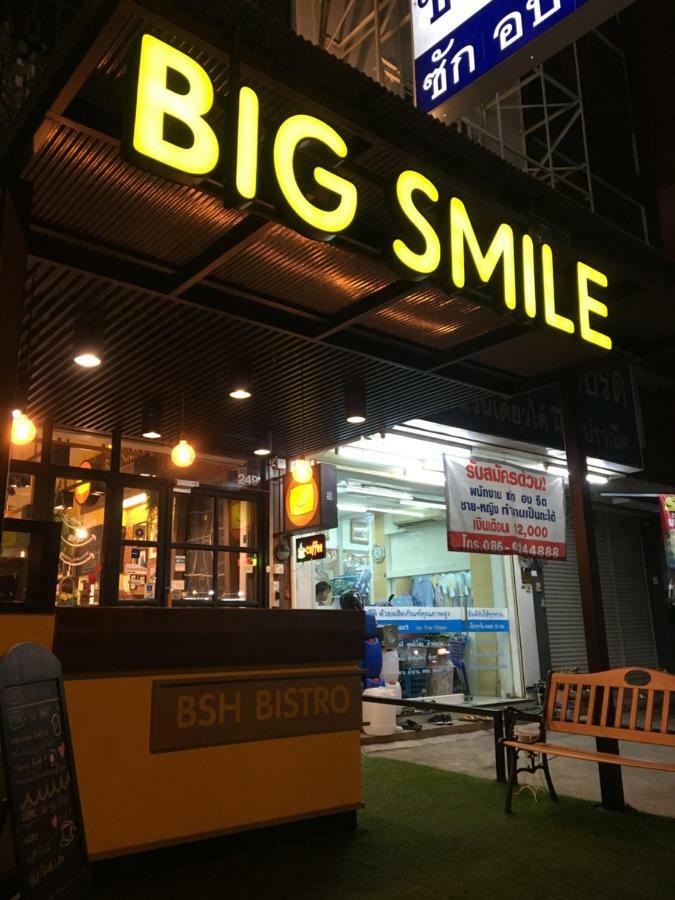 Big Smile Hotel Bangkok Exterior photo